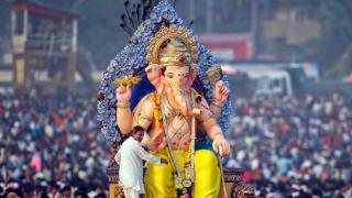 Ganesh Chaturthi: पूरे देश में गणेश चतुर्थी की मची है धूम, आपने नहीं सुनी होगी बप्पा की ये कहानी